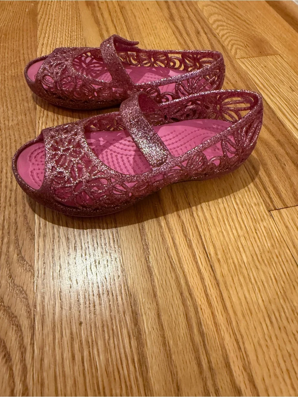 CROCS Glitter Pink Girls' Mary Jane Sandals with Cutout Floral Design Sz 11